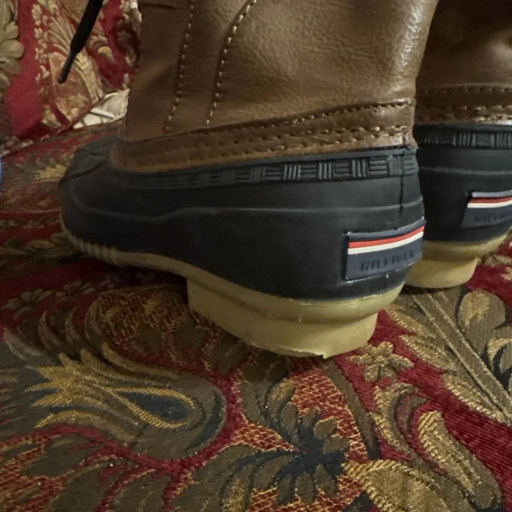 Tommy Hilfiger Snow/Rain Boots Women Size 7